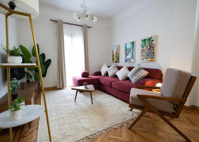 Vintage High Ceiling Apt In The Heart Of Cairo